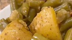 Southern style green beans and taters! #easyrecipe #foodtiktok #sidedish #greenbeans #potato #yum #food #Se #usa #foods #usareels #foryou #fypシviral #recipe #fyp #fypシviralシ #foryoupage | WhatsmomRecipe