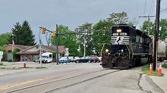 Street Running Train Runs Red Light! Norfolk Southern Street Runner In Ohio & Crossing RR Trestle