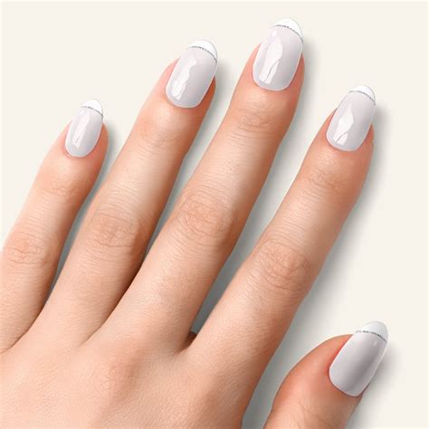 Manicura Comuniones 2026: 7 Tendencias Elegantes | NOOVES Nails – NOOVES NAILS
