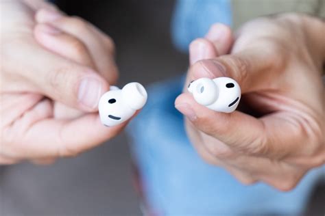 iOS 26 Just Gave Your AirPods a Bunch of Free Upgrades