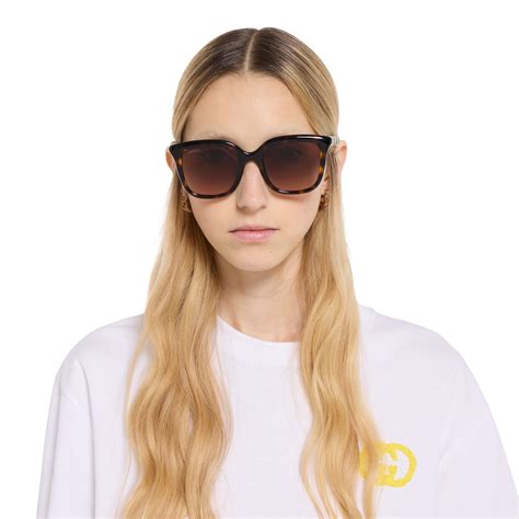 Square frame sunglasses in dark brown tortoiseshell | GUCCI® ZA