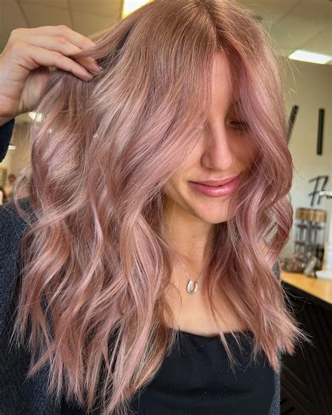 31 Trendy Dusty Pink Hair Ideas to Refresh Your Look in 2024 - divagaze.com