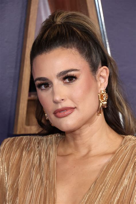 Carissa Culiner - 2025 American Music Awards, Arrivals, Las Vegas ...