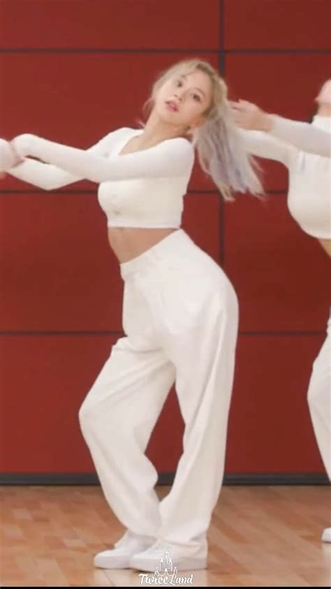 Pin by Hasan Furtana on Twice Chaeyoung | Kpop outfits, Dance outfits ...
