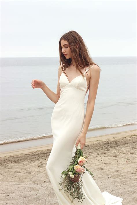 18 elegant slip wedding dresses for the minimalist bride – Artofit