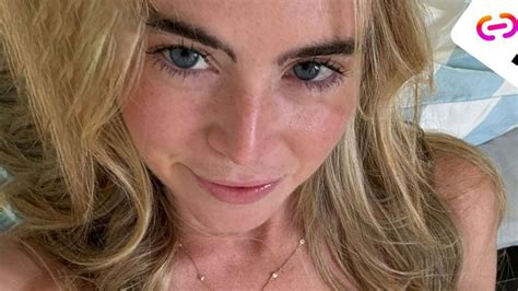 Grace Charis suffers wardrobe malfunction as stunning golf influencer dresses up in sexy nurse ...