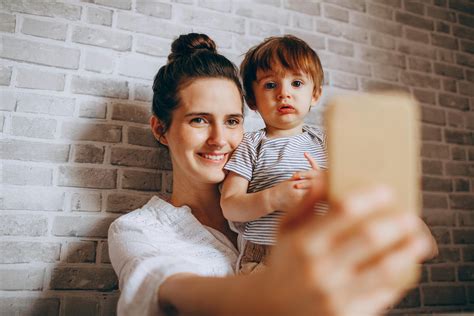 Mom Selfie Photos, Download The BEST Free Mom Selfie Stock Photos & HD ...