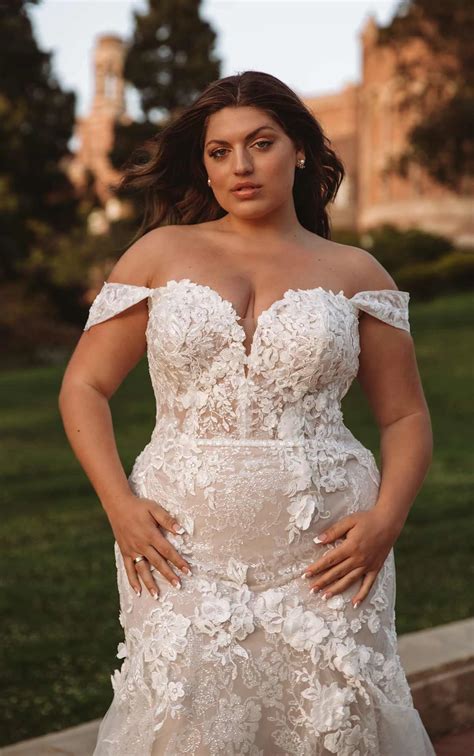 Plus Size Sparkly Floral Lace Tulle Ballgown with Square Neckline