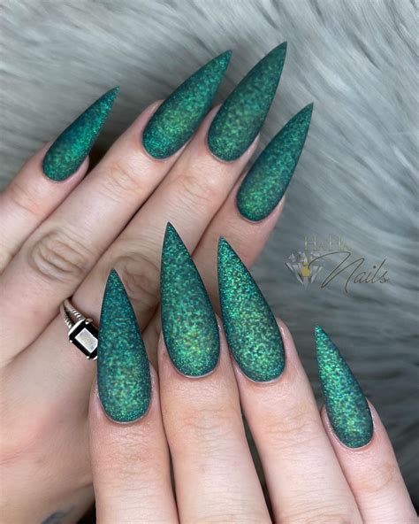 17+ Emerald Green Acrylic Nails for a Chic Statement - Nail Designs Daily