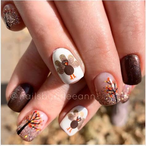 17 Best Thanksgiving Nails Designs in 2024 - Lifestyle with Leah
