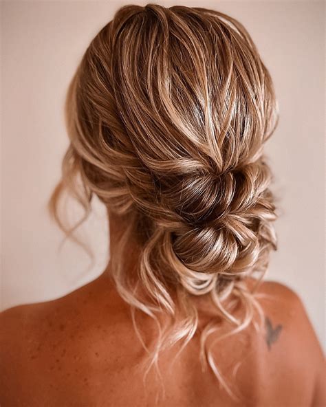 15 Modern Low Messy Hair Bun Ideas for Effortless Beauty – Pixelify