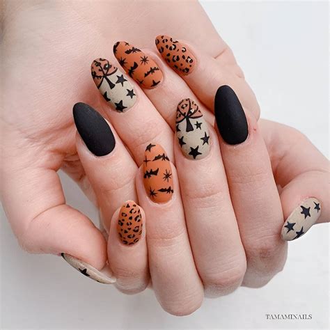 30 Simple Yet Pretty Short Halloween Nails For Spooky Season