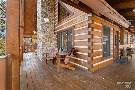 The Elk Lodge: Luxury Log Cabin at The Cinnamon Valley