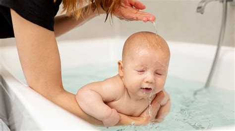 Pieles sensibles: consejos para cuidar la piel de tu recién nacido - FCV