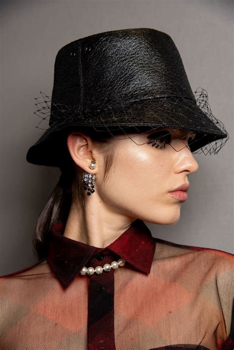 Christian Dior Fall 2019 Ready-to-Wear Fashion Show | Hat fashion ...