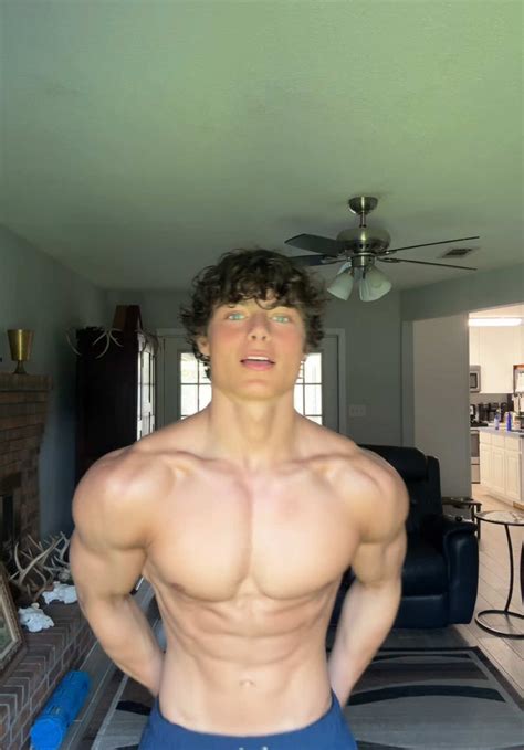 THIS INTRO WASN'T EASY😅🇧🇷 @Mia X @Cadel | Cadel and Mia (@cadelandmia)