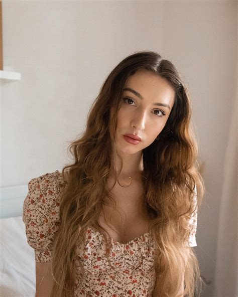 Mathilda Hogberg | 男扮女装祭典/男性が装う女性