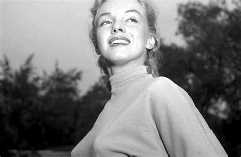 The History of the Bra: From Corsets to Spandex | HISTORY