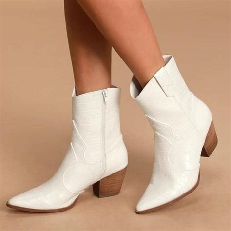 Outfits With White Cowboy Boots