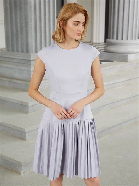 Elegant Crew Neck Pleated Midi Dress | stylewe