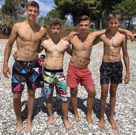 Beach buddies : cuteguys