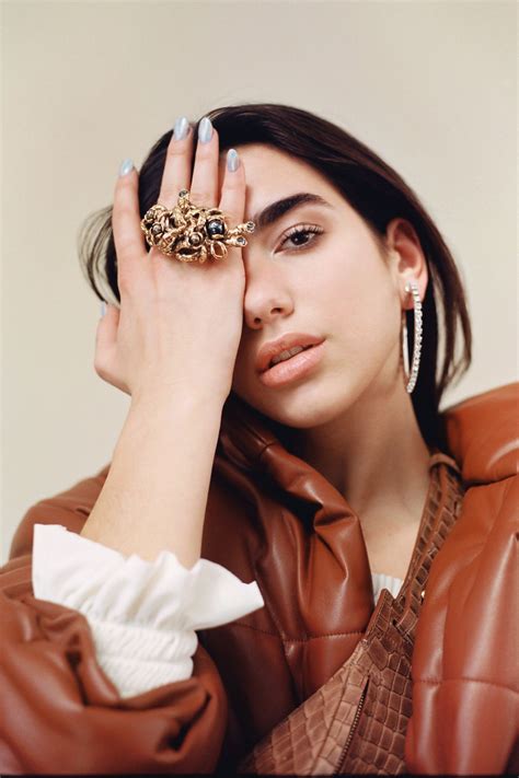 Dua Lipa Casual - Born 22 august 1995) is an english singer and songwriter. - Instituto