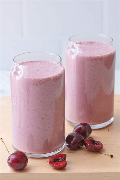 Strawberry Yogurt Smoothie Recipe (No Banana)