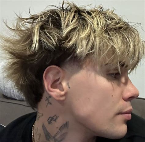 Pin on Inspiração cabelo | Men blonde hair, Brown hair men, Bleached ...