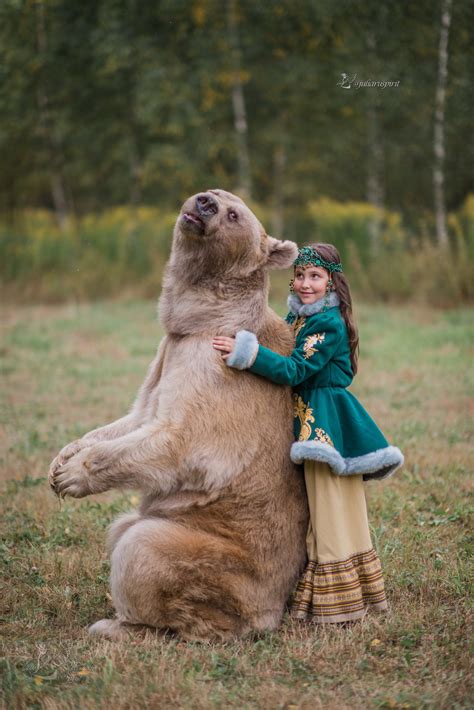Фотосессия с настоящим медведем Степаном, Томом.