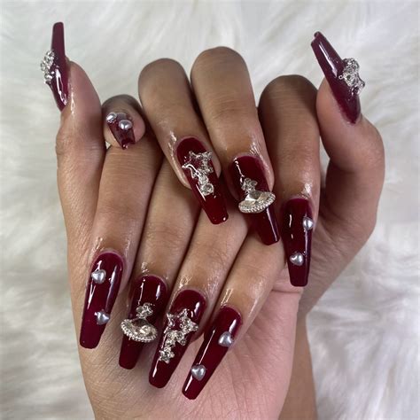 @ragdollsclawz on ig | Red and silver nails, Red nails, Prom nails silver