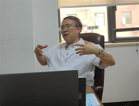 Excessive phlegm, diarrhea, insomnia and night sweats, nodules, gastritis, what kind of tongue ...