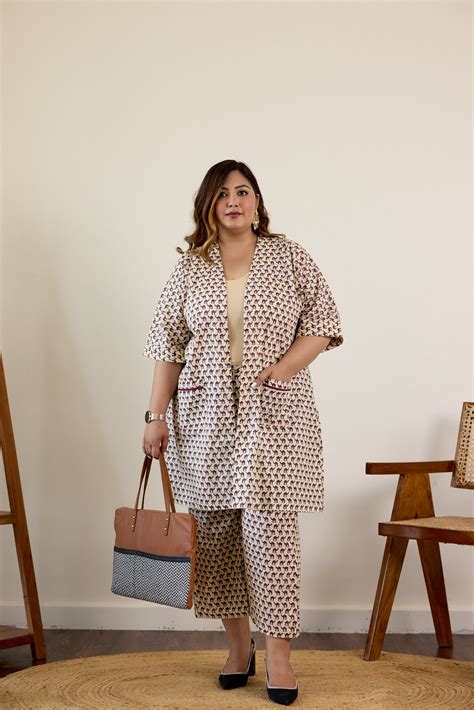 Buy Plus Size Office Wear Clothing for Women – Nangaliaruchira