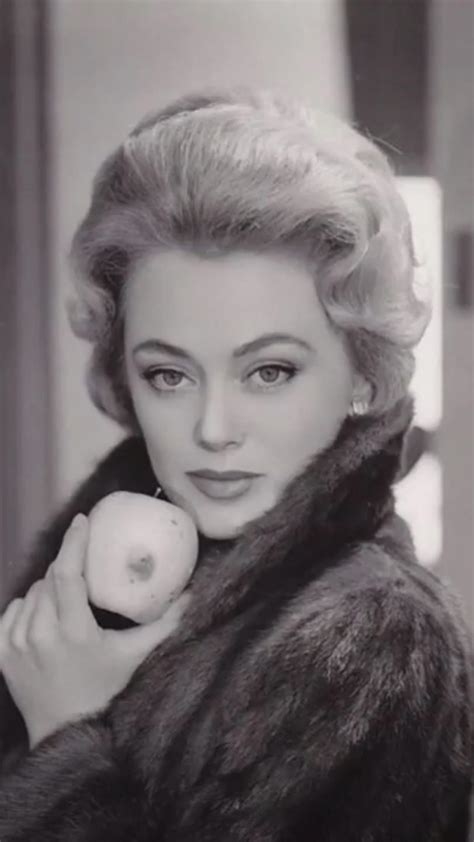 Rue Mcclanahan Young