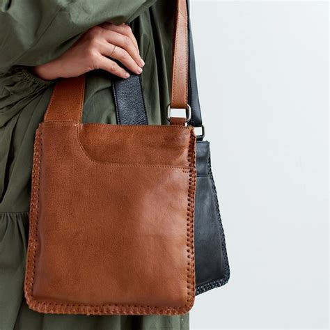 How to Get Oil Out of Leather Safely and Effectively • strongeru.com