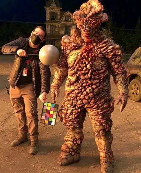 The Last of Us: la escena original del Bloater en el capítulo 5 de la ...