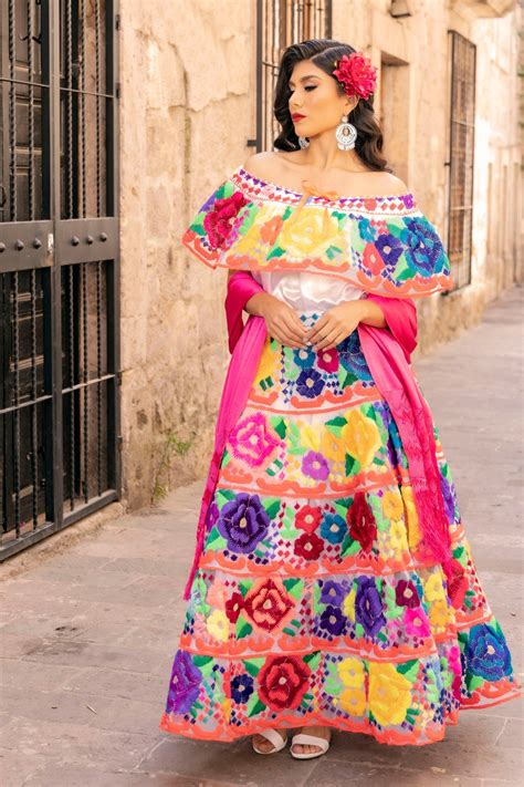 Traditional Mexican Chiapaneco Dress. Typical Embroidered Dress. Floral ...