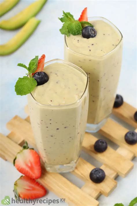 Avocado Berry Smoothie Recipe: A Healthy Drink to Start Your Day