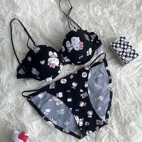 Hello Kittys Underwear Girl Front Buckle Strapless Small Breasts Gather ...