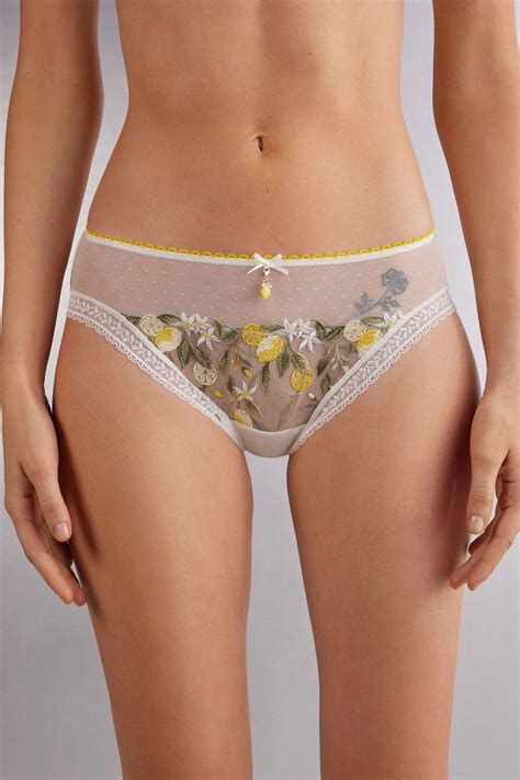 Intimissimi sale. Choose your favourite panties!