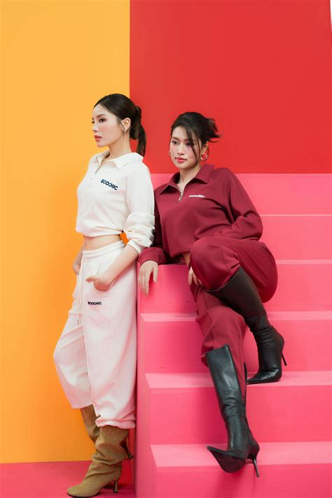 Free+Cafe+Naked+Women Photos, Download The BEST Free Free+Cafe+Naked+Women Stock Photos & HD Images