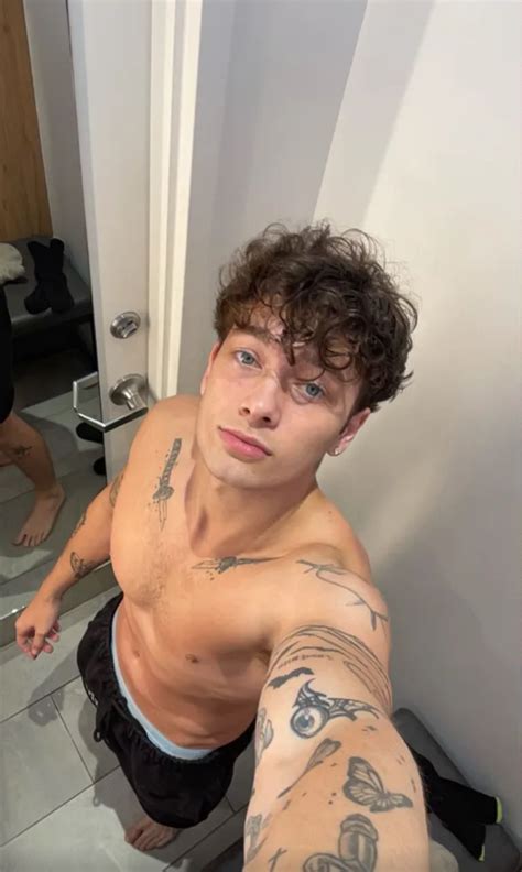 Luca Schaefer-Charlton's feet