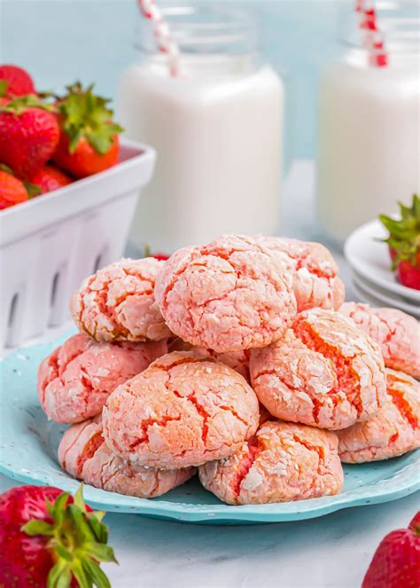 Strawberry Cake Mix Cookie {Easy + Delicious!} | Lil' Luna