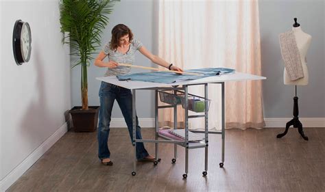 6 Best Fabric Cutting Tables – Reviewed and Rated (Fall 2025)