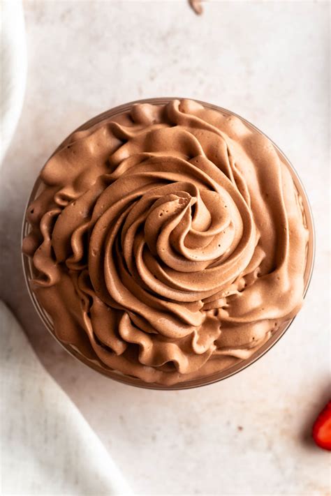 Chocolate Whipped Cream Frosting (5 Minute) - Rich And Delish