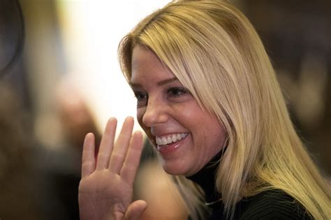 How AG Pam Bondi, 59 and Twice Divorced, Keeps Private Her Personal ...