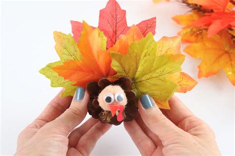 Pinecone Turkey Craft For Kids ~ Nifty Thrifty DIYer