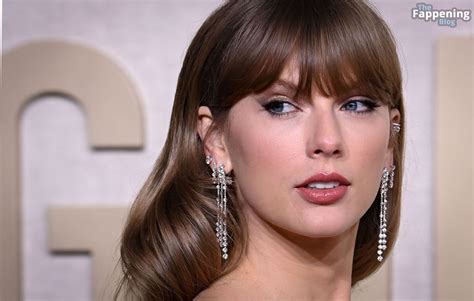 Taylor Swift Displays Her Sexy Tits in a Green Dress at the 81st Annual ...