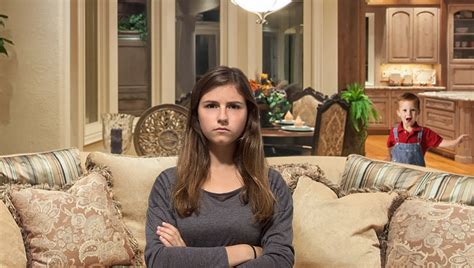 New Babysitter Can Already Tell This Kind Of Kid Who Gets Naked For No ...