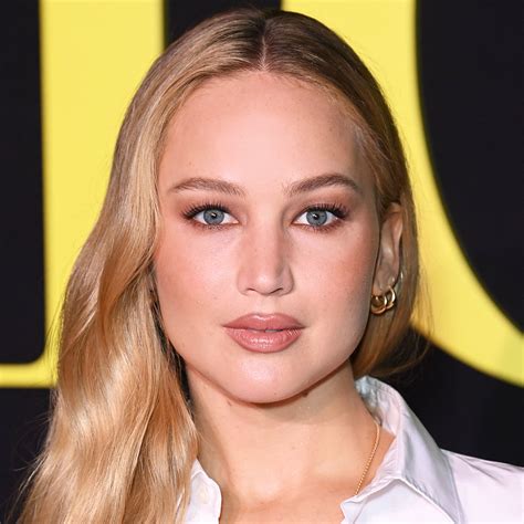 Jennifer Lawrence Looks Effortlessly Glamorous In A Classic Black Gown ...