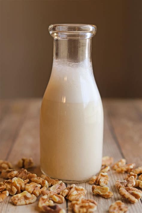 Homemade walnut milk recipe (5 ingredients) - Cadry's Kitchen
